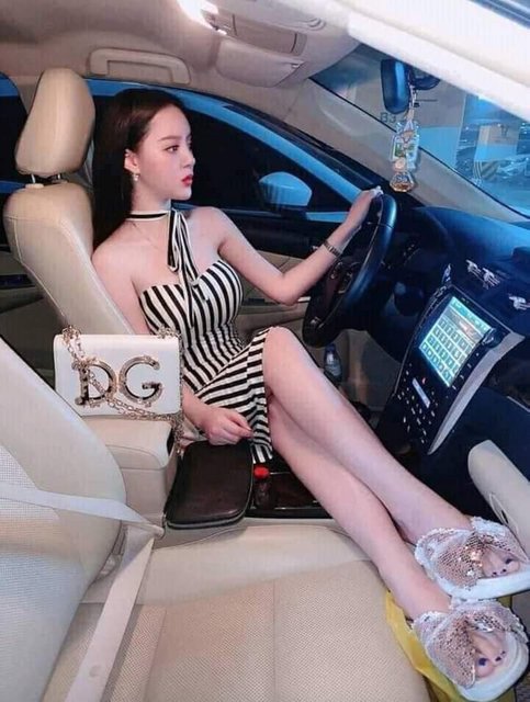 Full Clip đánh ghen ở Lý Nam Đế Hà Nội XX