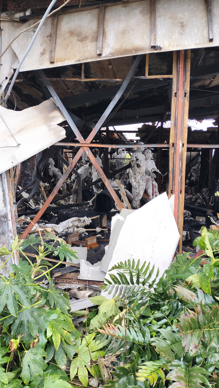 建物内部左 - コピー