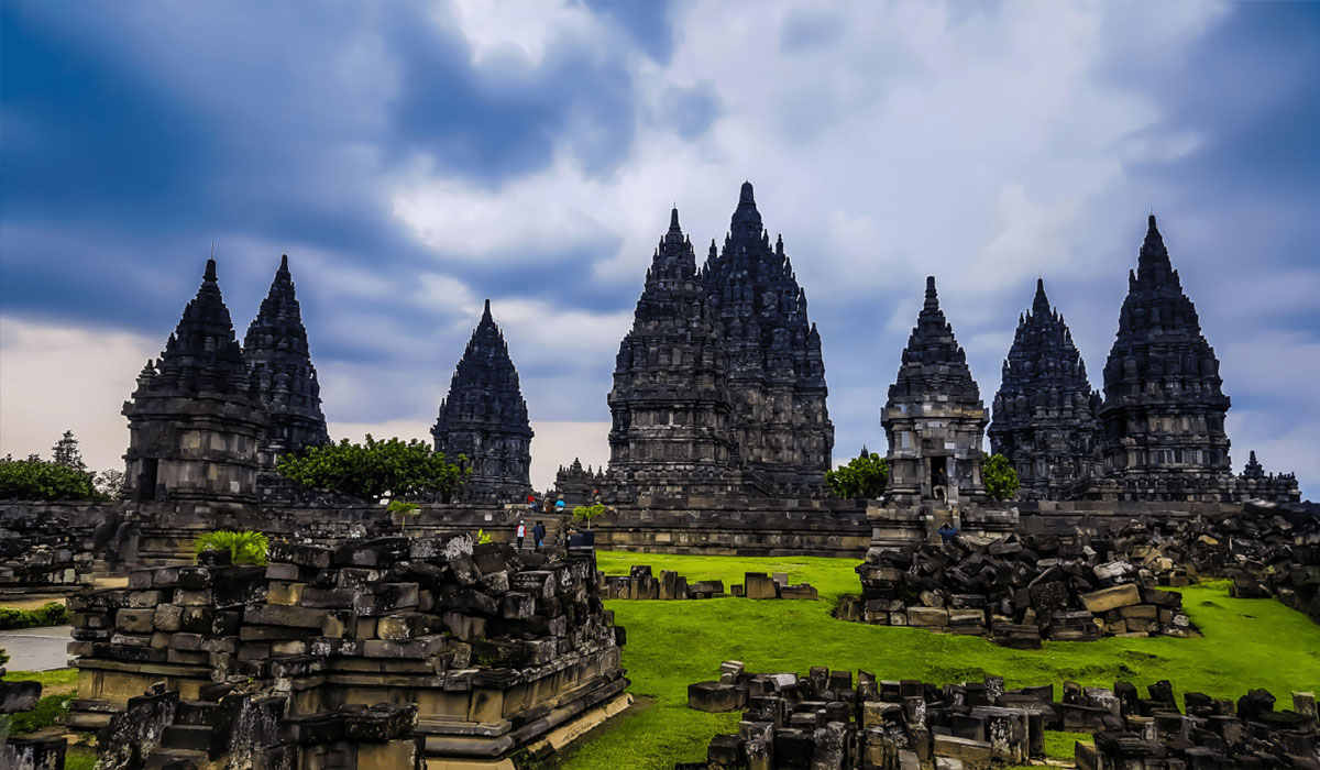 Candi Prambanan, Tempat Wisata Hits yang Nggak Pernah Sepi