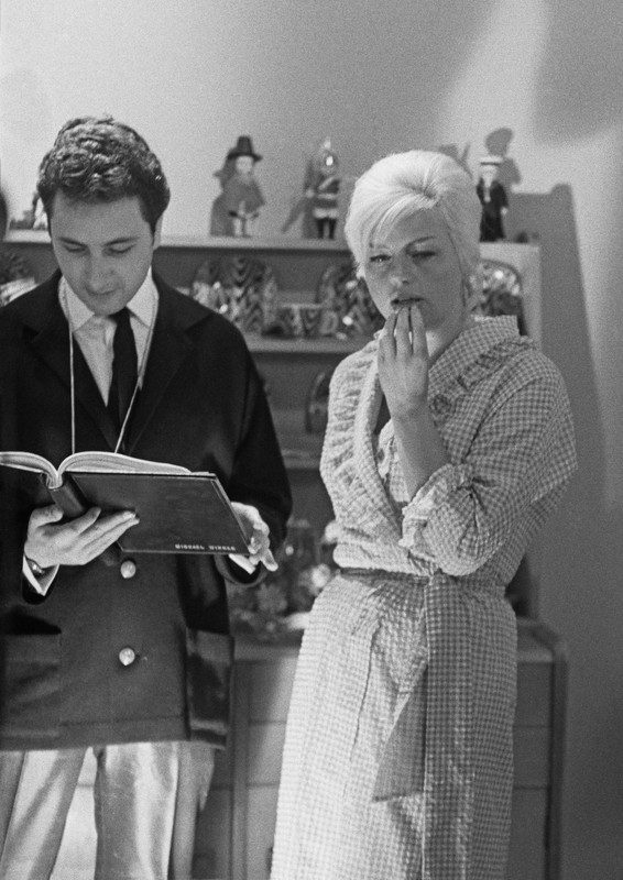 Diana Dors c83
