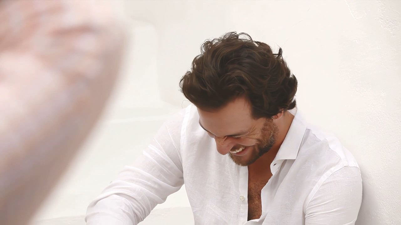 IstoÉ Gente _ Making-of Photoshoot _ Alinne Moraes e Rodrigo Lombardi.ts_snapshot_02.41.325