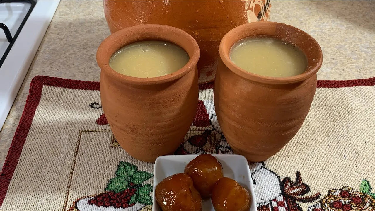 Receta para preparar atole de tejocote, bebida ideal para el otoño