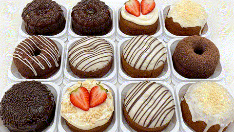 Mini bolos deliciosos sendo preparados