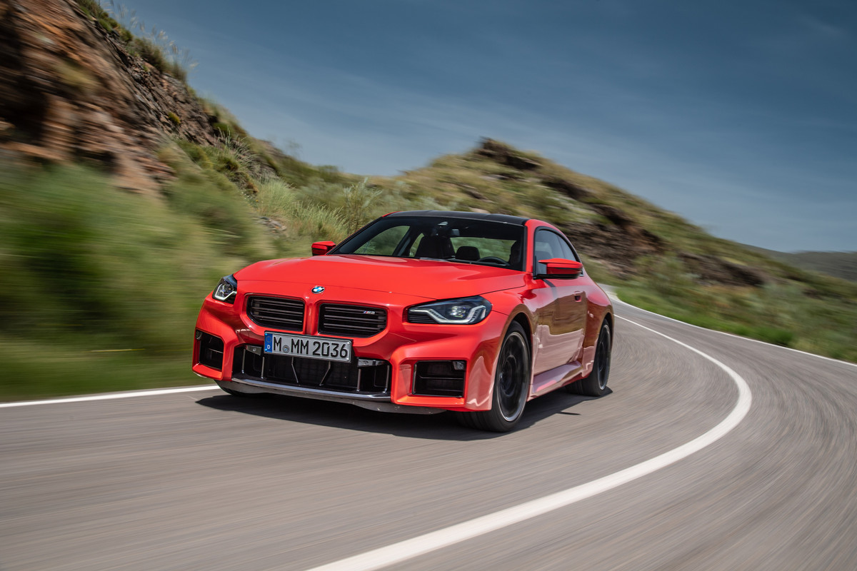 P90481899_highRes_the-all-new-bmw-m2-c