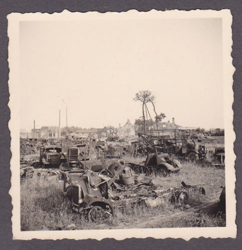 Foto 2.WK.zerstörte Fahrzeuge in Dünkirchen