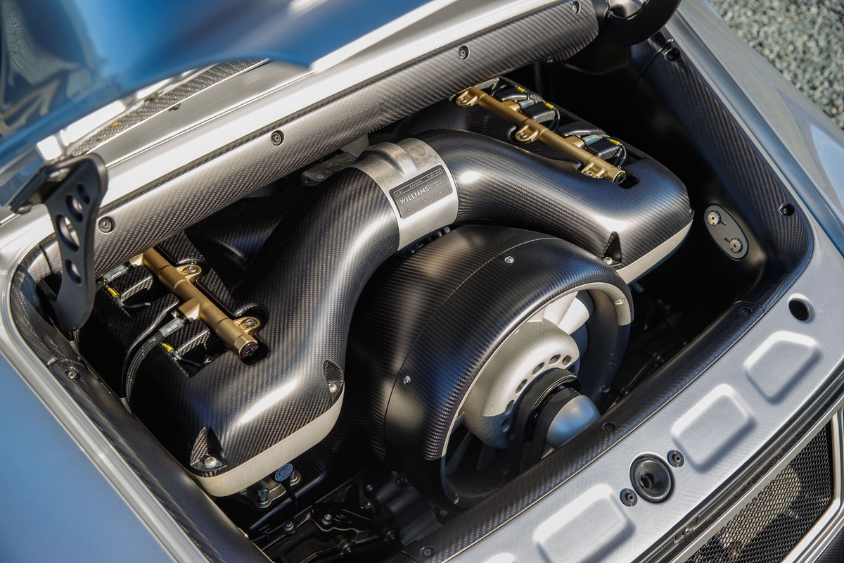 1991-porsche-911-reimagined-by-singer-dls-2025-06-24-T102612.jpg