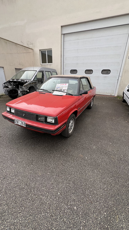 Extérieur avant trois quart  alliance rouge