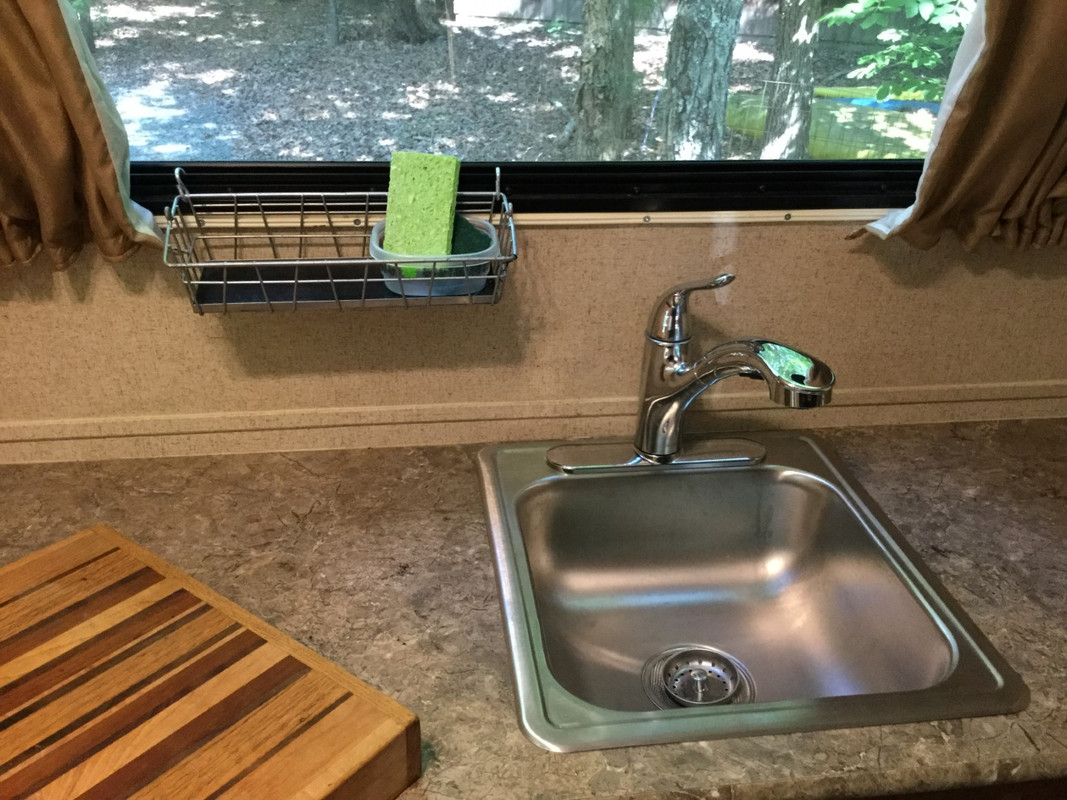 IMG_0529 sink and faucet (Large)