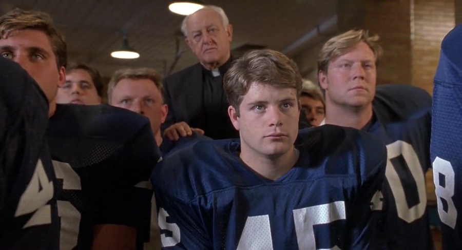 Rudy 1993 BluRay [Hindi + English] 480p, 720p ESub Screenshot