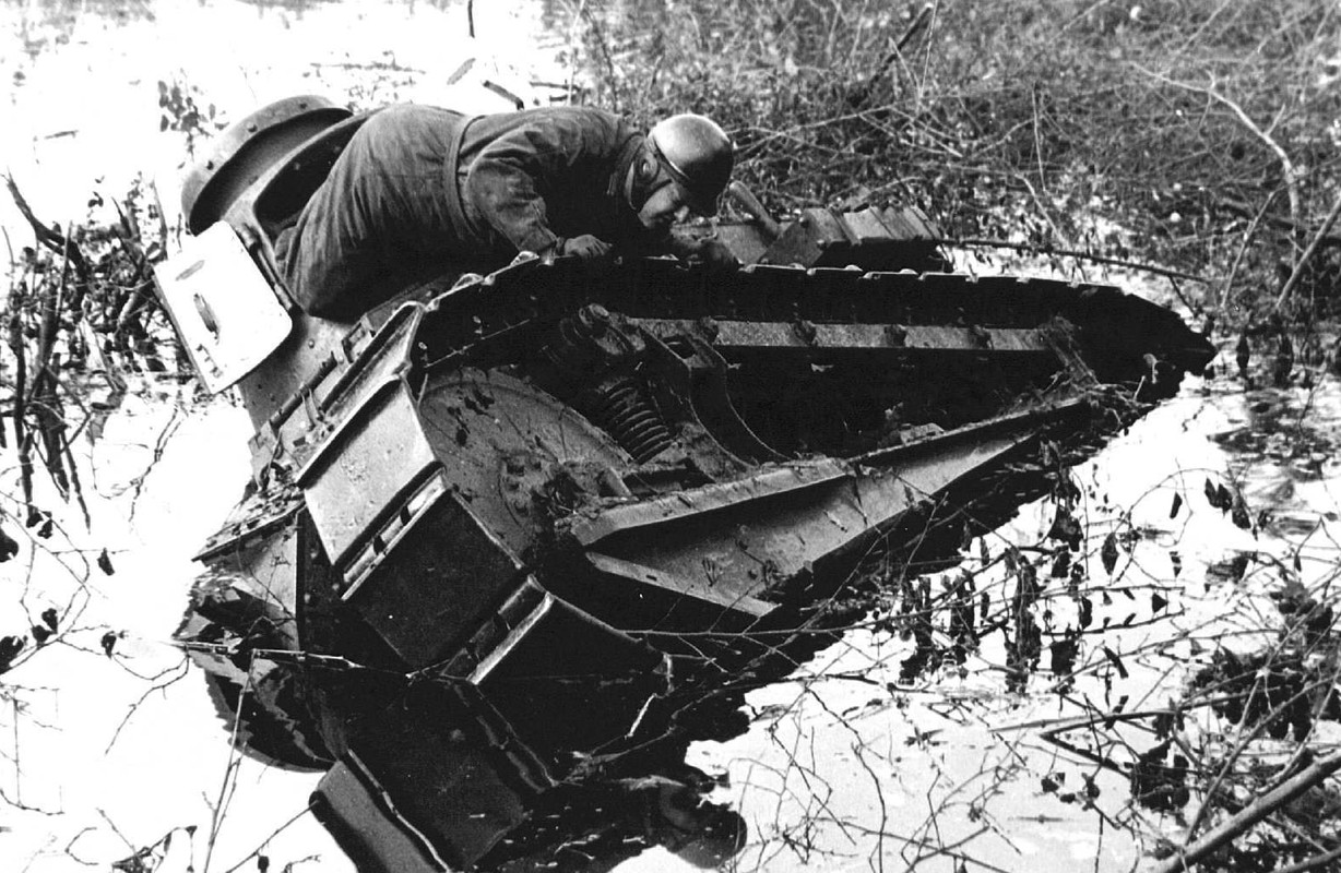 Mobilisatie 1939 года. Ergens в Nederland танков