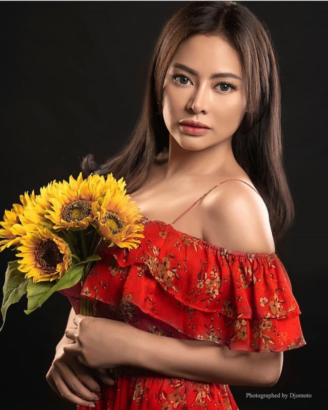 Vitalia Sesha merupakan penyanyi sekaligus model majalah dewasa asal Indonesia. Ia pertanh terjerat kasus narkoba dan kasus impor dading sapi illegal.