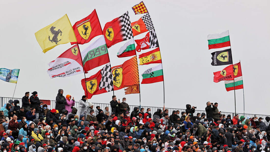 Ferrari-Fans-Formel-1-GP-Tuerkei-2021-169Gallery-fdaf73af-1839705