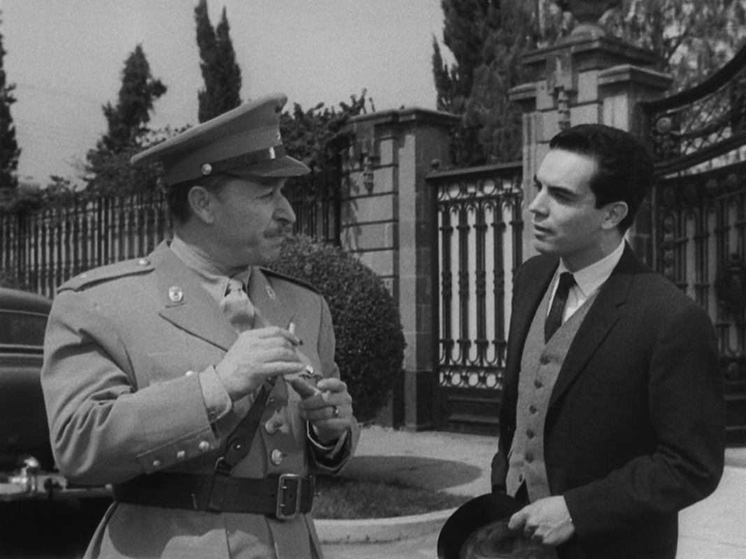 The Exterminating Angel (1962) Criterion.mkv_snapshot_00.44.56_[