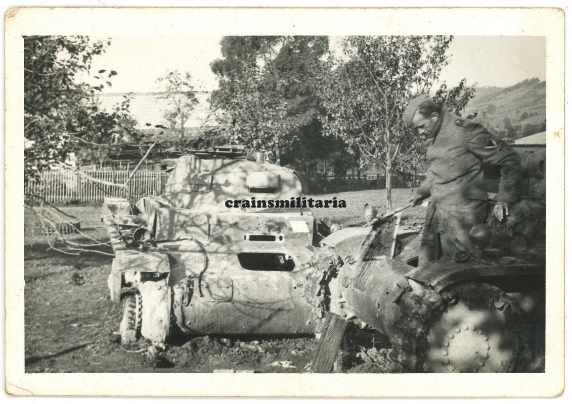 Orig. Foto zerstörte Panzer II Tank vor RABKA ZDROJ Beskiden Polen 1939.