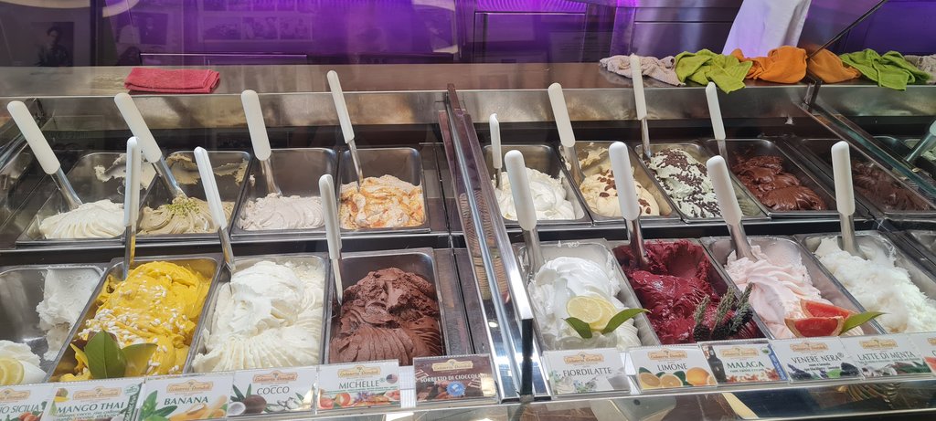 La Toscana 2022: entre termas y cipreses - Blogs de Italia - San Gimignano Y Certaldo: helados con copyrigth y la cuna de Bocaccio (3)