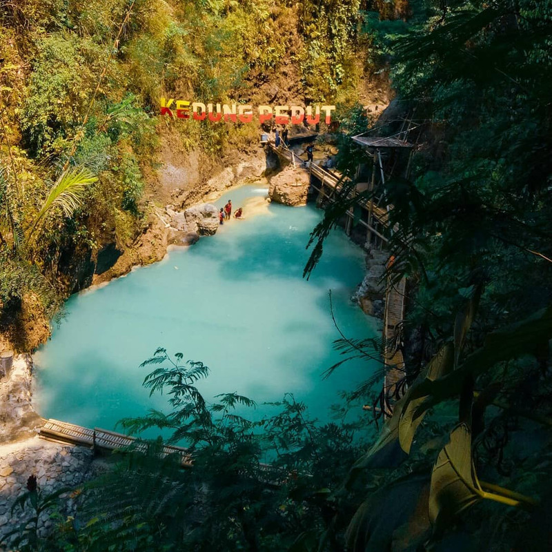 Warna toska dari air terjun Kedung Pedut