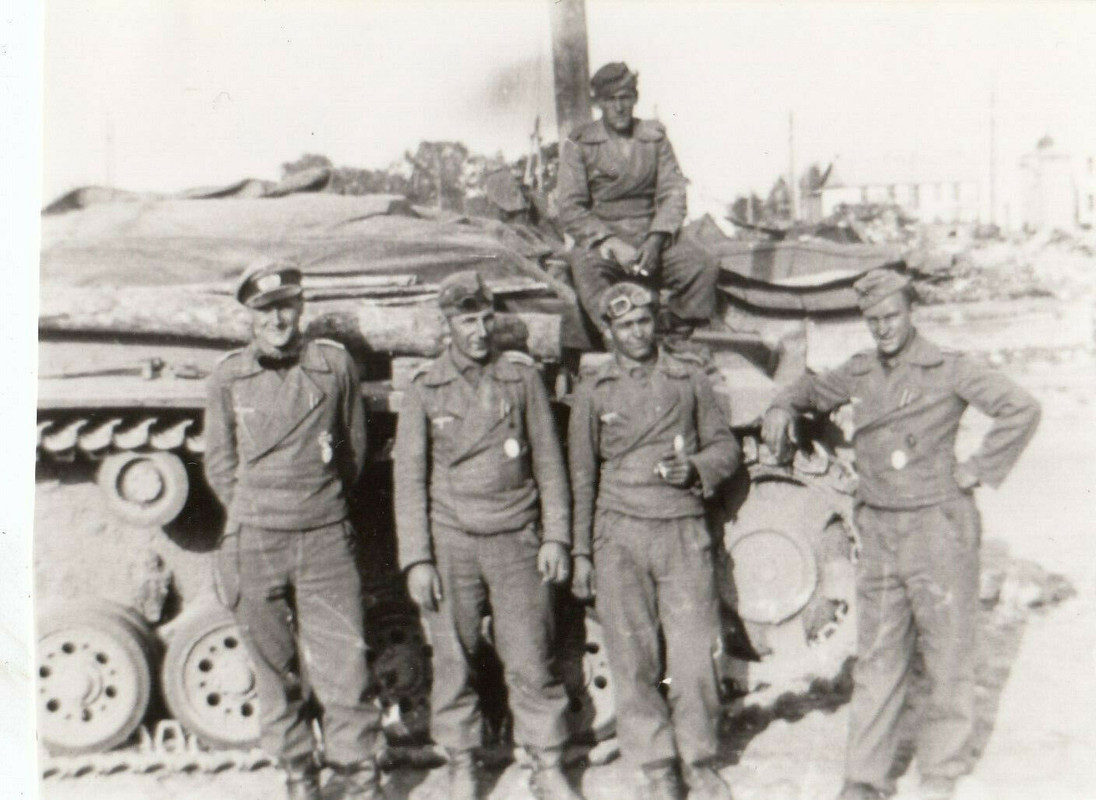 STURMGESCHÜTZ Brigade 226 Kameraden Gruppenfoto nach Auszeichnun