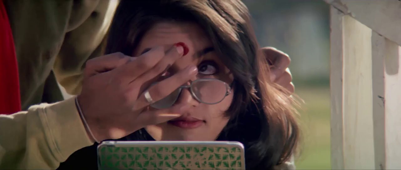 Muskurahat-1992-Hindi-Web-Rip-720p-x264-AVC-AAC-2ch-mkv-0002