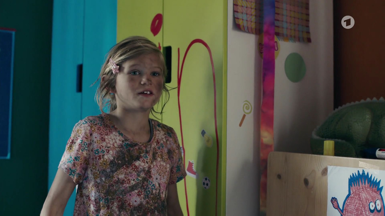 Einfach Nina (2022)_00_32_38_00_130