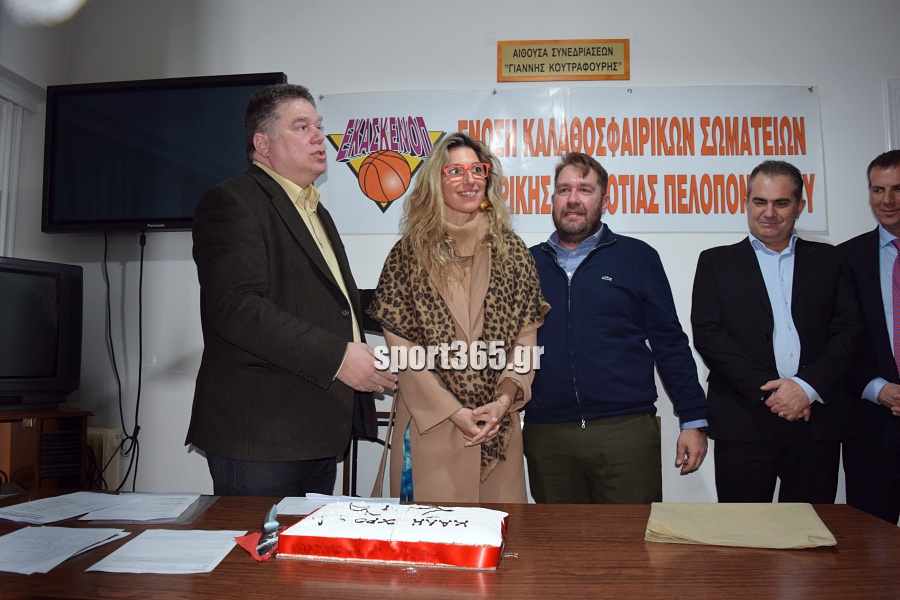 , &Epsilon;&Kappa;&Alpha;&Sigma;&Kappa;&Epsilon;&Nu;&Omicron;&Pi;: &Kappa;&omicron;&pi;ή &pi;ί&tau;&alpha;&sigmaf; &kappa;&alpha;&iota; &tau;&iota;&mu;έ&sigmaf; &sigma;&epsilon; &alpha;&nu;&theta;&rho;ώ&pi;&omicron;&upsilon;&sigmaf; &tau;&omicron;&upsilon; &mu;&pi;ά&sigma;&kappa;&epsilon;&tau; (&phi;&omega;&tau;. & &beta;ί&nu;&tau;&epsilon;&omicron;)