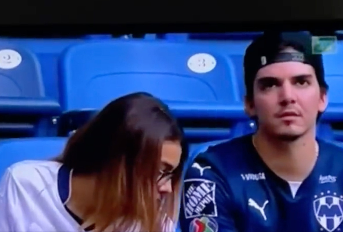 Cámaras de TV exhiben a un infiel, lo captan con la amante a un partido de futbol
