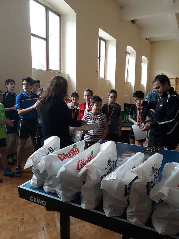 56389494_1269709416526362_8161937067979309056_n