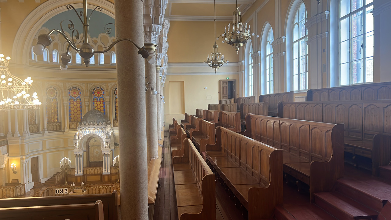 8E971E9D-BAF7-464A-9A00-3798F6189993