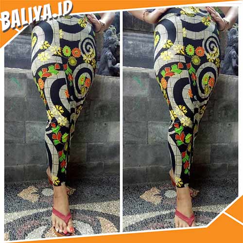 Model Rok Kebaya Wisuda