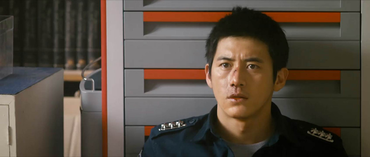 Love 911 2012 WebRip [Hindi + Tamil + Telugu + Korean] 480p, 720p ESub Screenshot