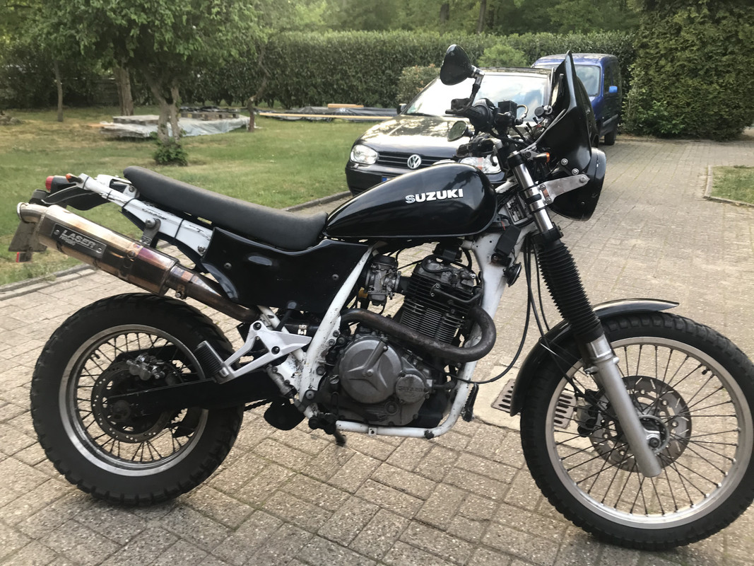 F01C36F7-1E61-4634-990F-1AF07ADE5DFB