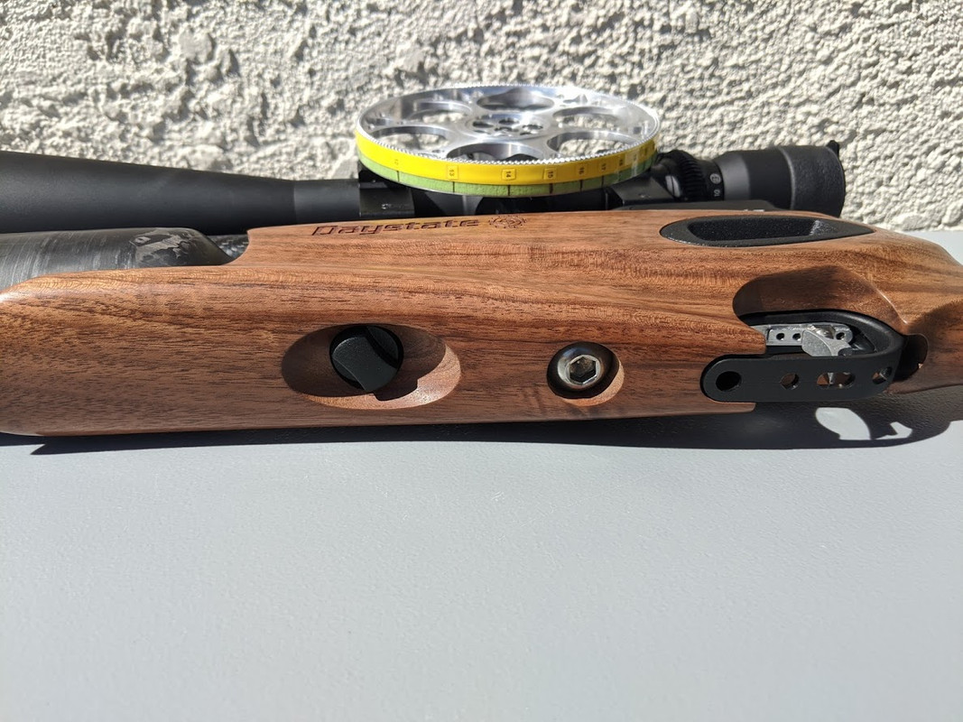 fill port dust cover