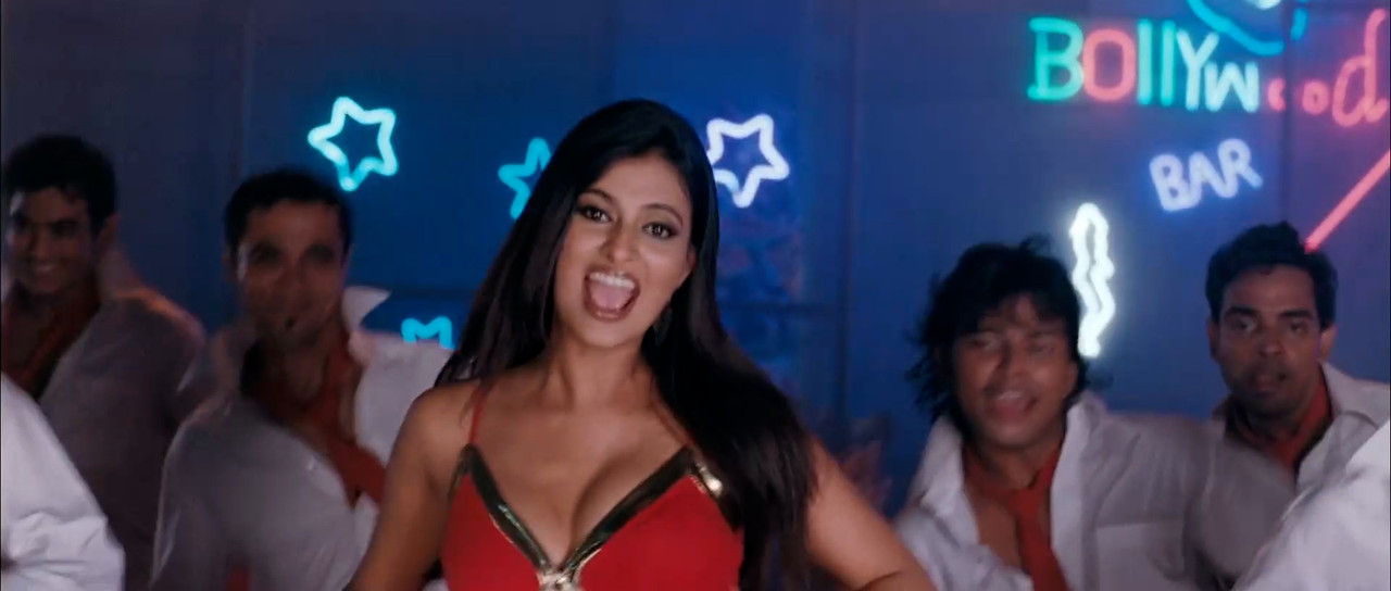 [Image: Chaloo-item-song-00-00-44-08-Still009.jpg]