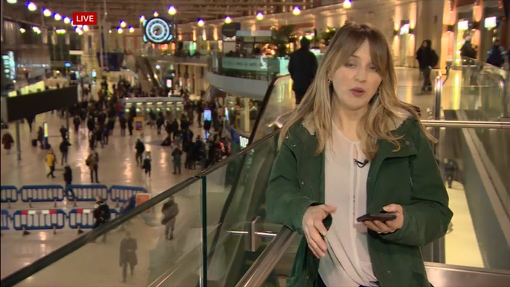 BBC London News_20220218_18301900.ts_snapshot_12.18.075