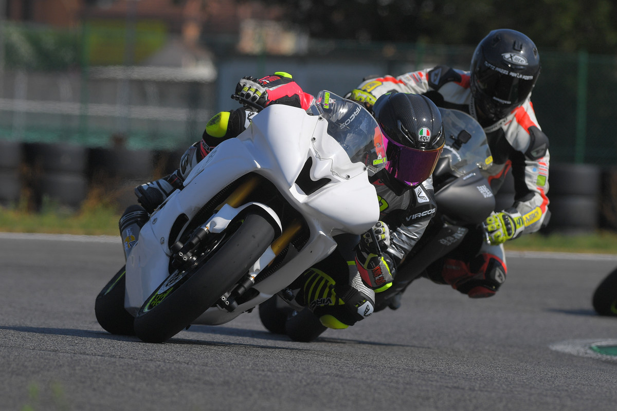 4F9E2C9B-B2E4-43B6-90B0-9D6554447F89