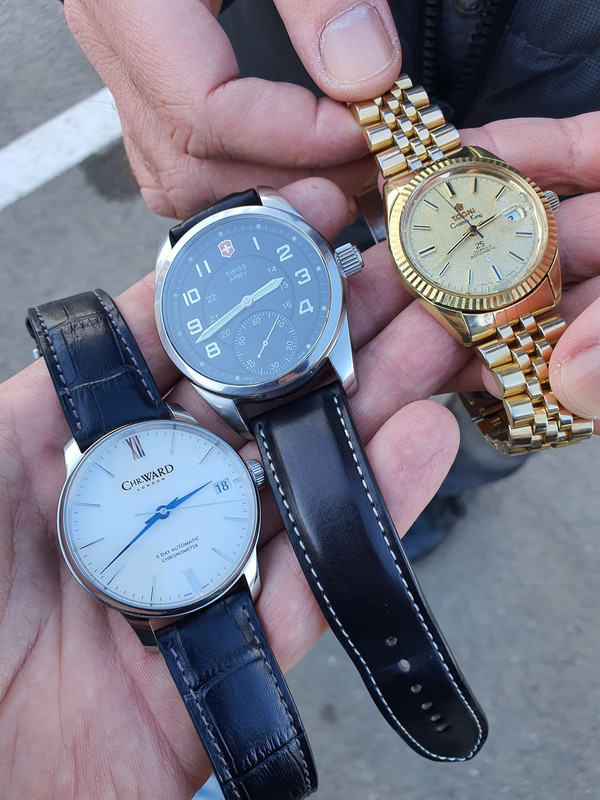 61AF0EEC-C2B2-4DB6-81B0-1C61224EE04C