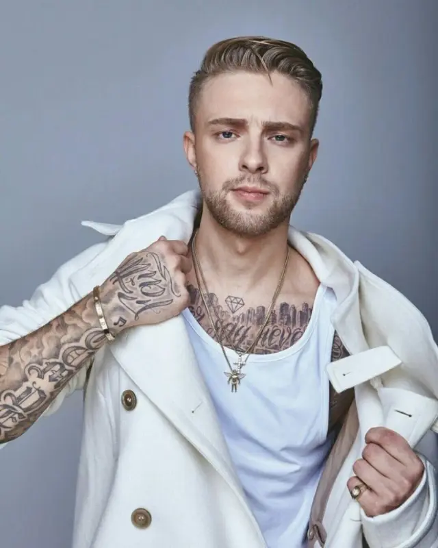 Rusia-handsome-boy-or-actor-2.webp