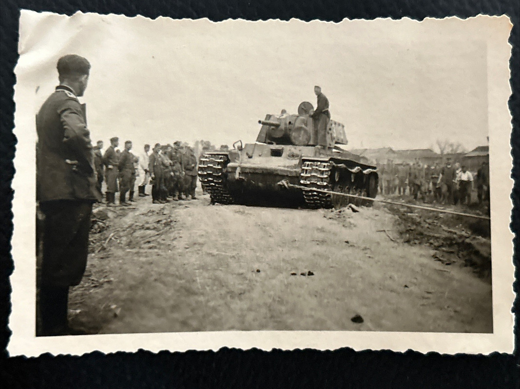 Foto Wk2 Wehrmacht Front Kampf Russischer KW 1 Panzer Turmnummer 309 (5)