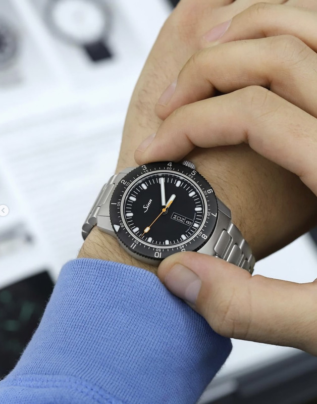 7EAD07CB-1626-49F6-A723-FEF4195C19A5