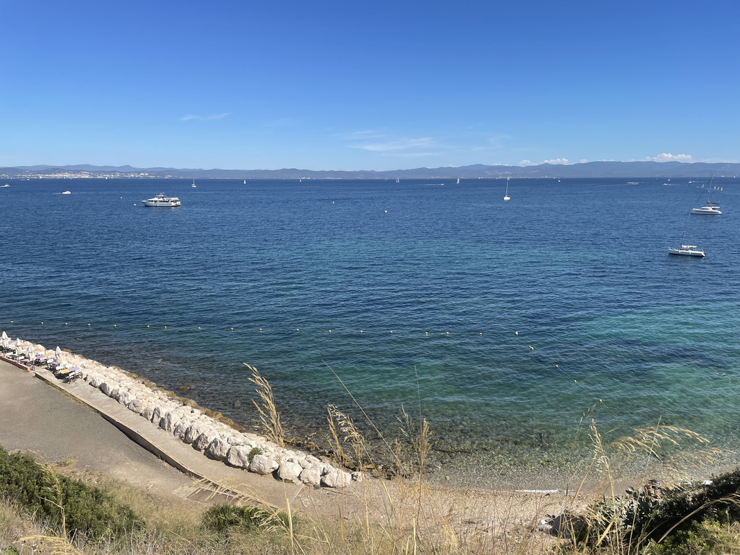 240556EF-7E02-4B1C-A73F-B5775139E8DE