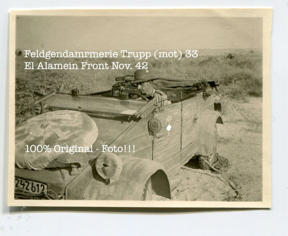 Foto Feldgendarmerie Trupp33 Afrika El Alamein Kübelwagen Wappen