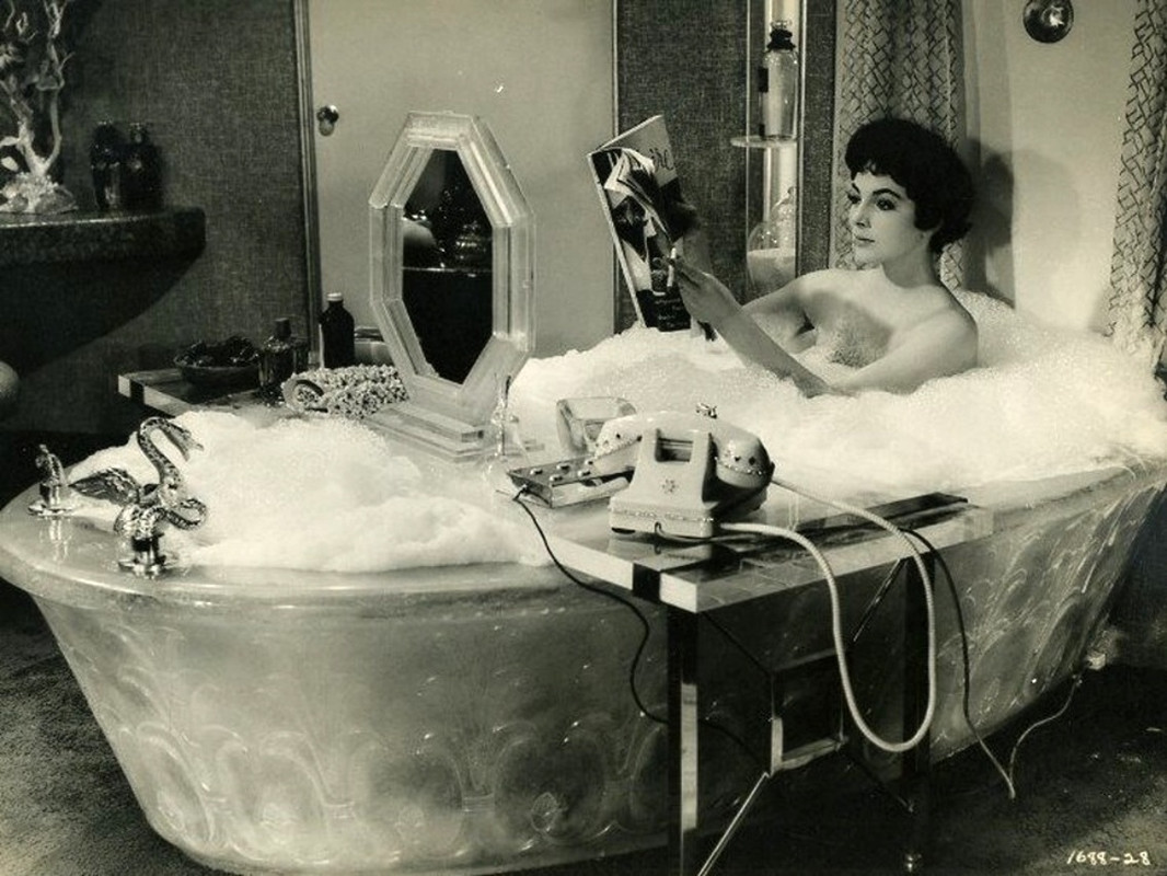 Joan_Collins_g66