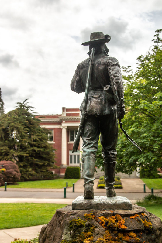 FB9BB317-34F7-48D2-B692-695D177FDC9E