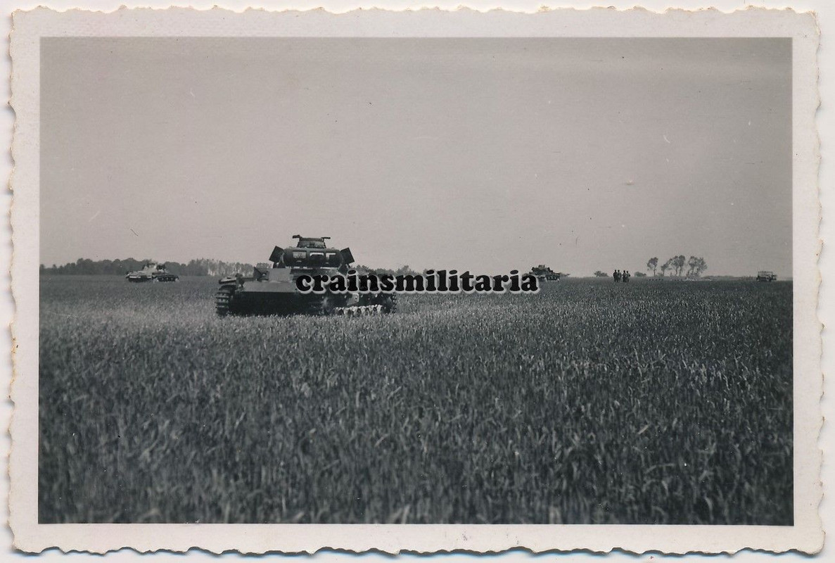 Orig. Foto Panzer III Tank bei Kampf im Gelände1