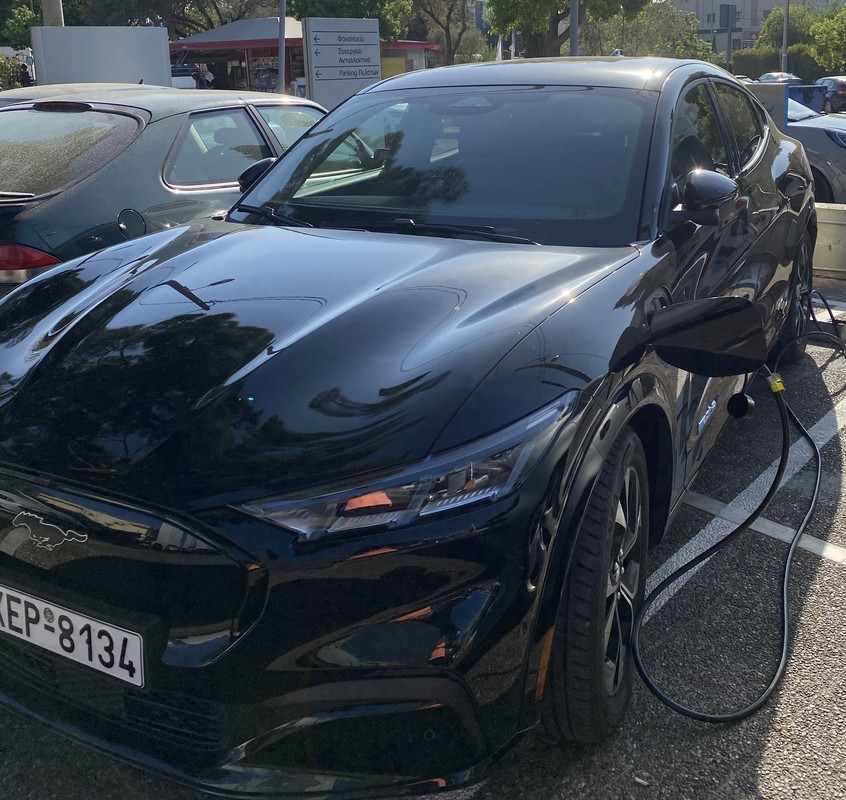 2B9840EE-B5DD-4FC0-8E2D-A3207CBD7F2B