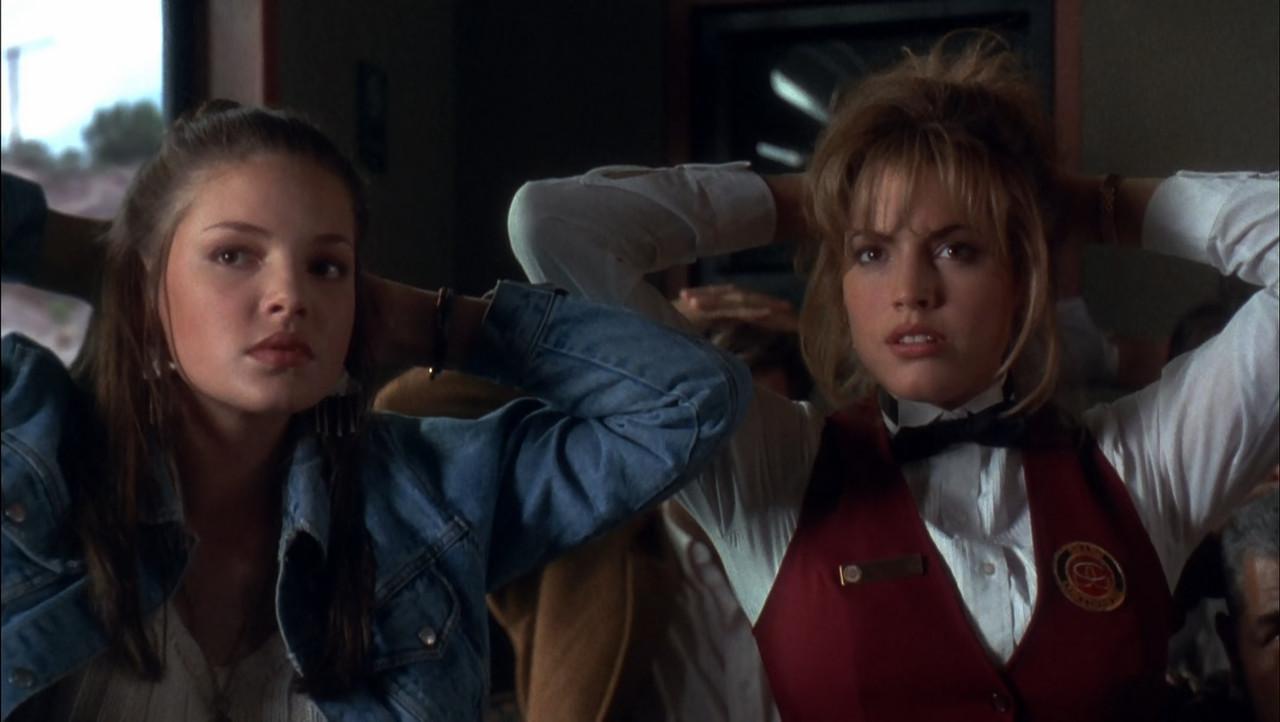 Under Siege 2 - Dark Territory 1995 (1080p x265 