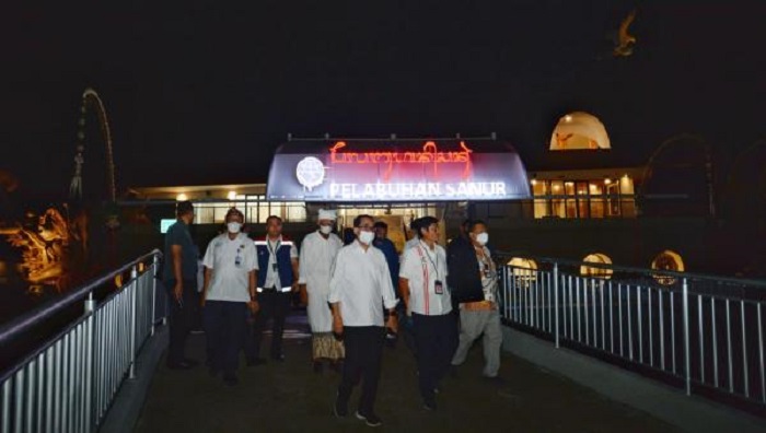 Menteri Perhubungan Budi Karya Sumadi saat melakukan peninjauan di Pelabuhan Sanur, Bali.
