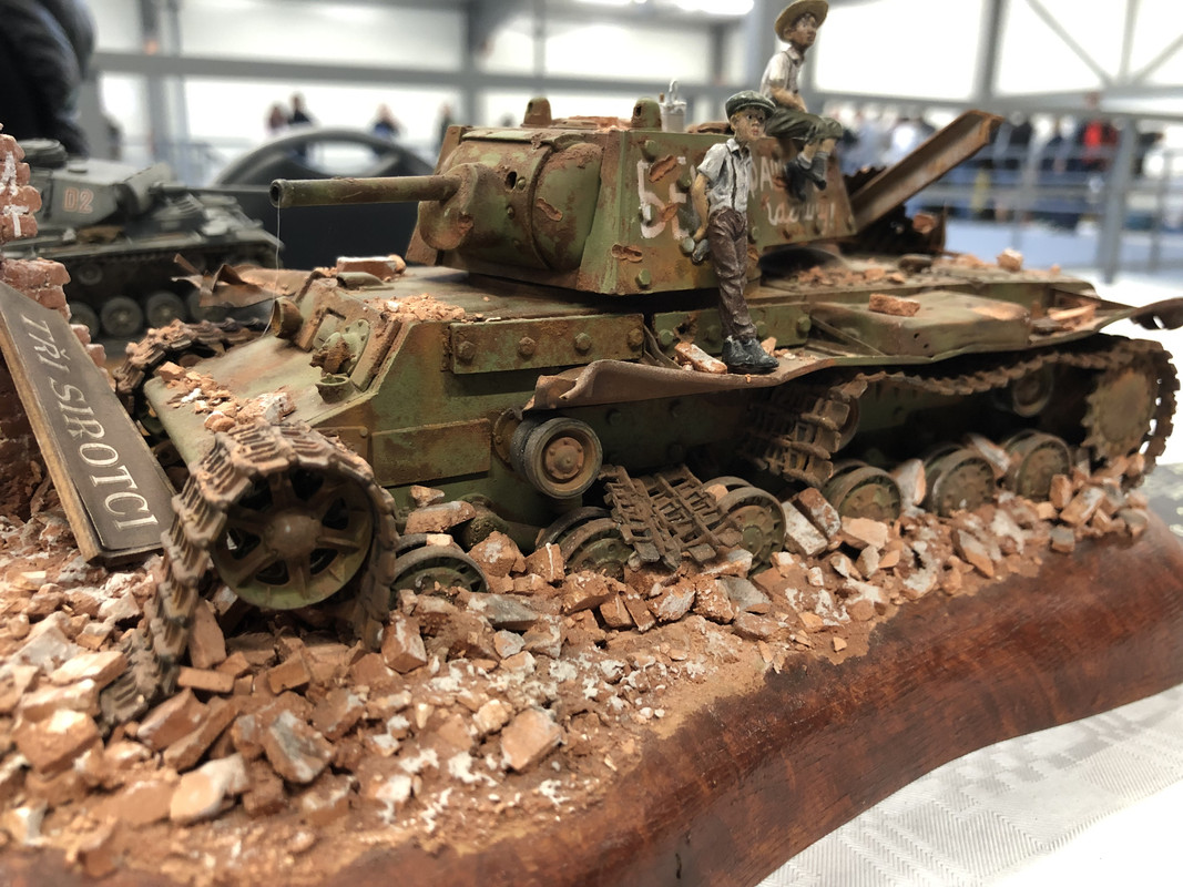 0962C76F-71BC-4CDE-AC70-887770A89FA8