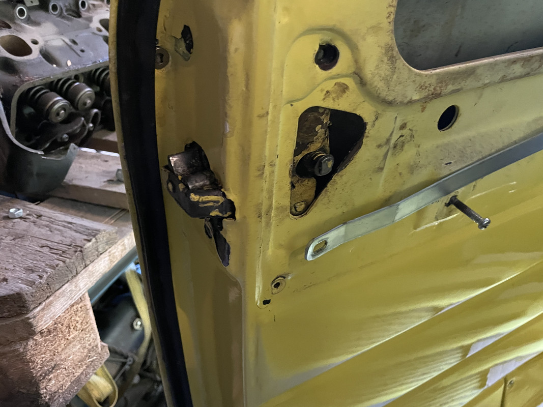 035146B2-5478-4AF8-BC4E-C7F5DBF3B84D