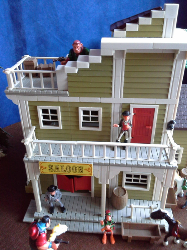 NEW SALOON - 15