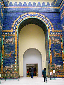 Why did ancient greek architects rarely use arches?  Ishtar-gate-1